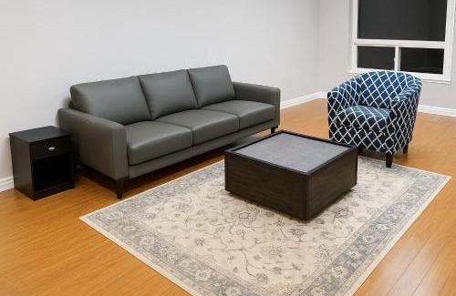 Bramalea House | Airport Rooms