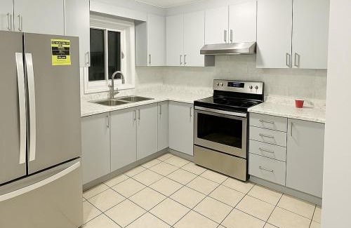 Bramalea House | Airport Rooms