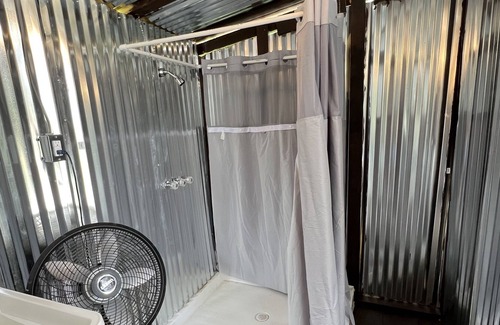 Bastrop House | Airstream Vibes on 90 acres