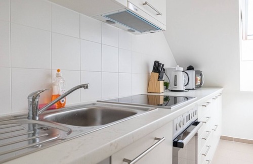 Penzing Apartment | Airy Attic Apt.: Stylish Studio w/Terrace & View