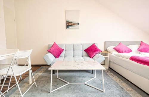 Penzing Apartment | Airy Attic Apt.: Stylish Studio at Penzing Area