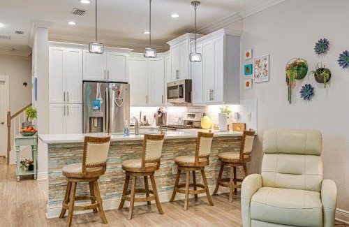 Dunedin House | Airy Coastal Casa on Park 6 Mi to Honeymoon Isle!