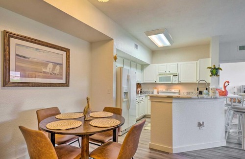 Iona Apartment | Airy Fort Myers Condo about 4 Mi to Beach!