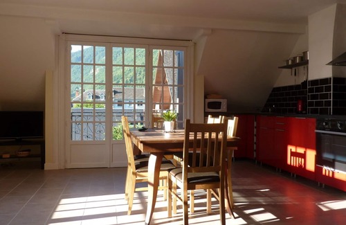 Bagneres-de-Luchon Apartment | airy light 2 bed with parking . ideal town base for walk/cycle/ski etc