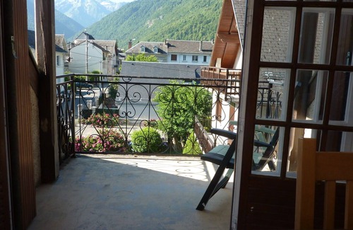 Bagneres-de-Luchon Apartment | airy light 2 bed with parking . ideal town base for walk/cycle/ski etc