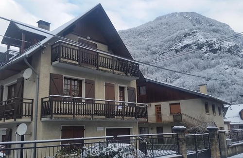 Bagneres-de-Luchon Apartment | airy light 2 bed with parking . ideal town base for walk/cycle/ski etc