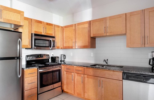 Central Square Apartment | Airy Somerville 2BR w/W/D in Building, nr Harvard & MIT, by Blueground