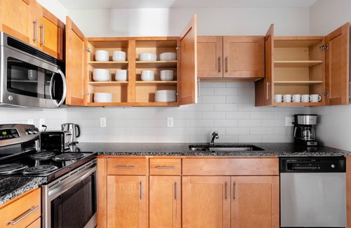 Central Square Apartment | Airy Somerville 2BR w/W/D in Building, nr Harvard & MIT, by Blueground