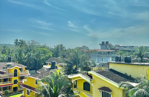 Gauravaddo Apartment | Airy Suite Studio Penthouse Beach 10 mins walk