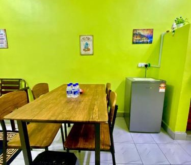 Tanjung Karang House | AISY HOMESTAY - Rumah 4 atau 5