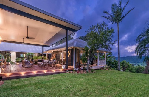 Myocum Villa | Aja - swimming pool & ocean views