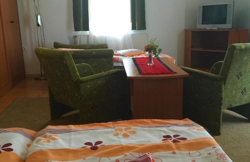 Karcag House | Akácliget Gyógy-és Strandfürdő
