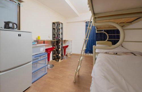 Higashinippori Apartment | AKARENGA house