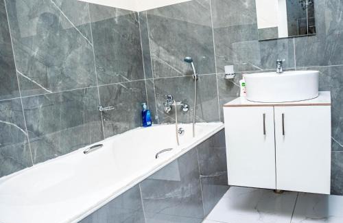 Kempton Park House | AKEMS MOTEL