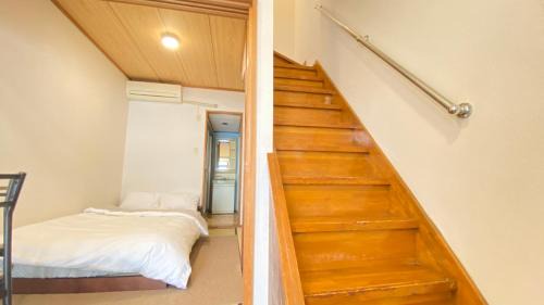 Naniwa Apartment | AkiraHome Tsutenkaku West