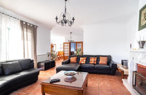Azenhas do Mar Villa | Akivillas Sintra Delicacy