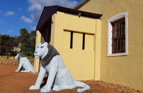 Franschhoek Cottage | Akkedis Pet-friendly Cottage on Fynbos Garden Retreat