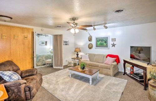 Akron Apartment | Akron Apartment with Balcony - Hunting Nearby!
