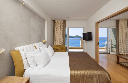 Lakones Hotel | Akrotiri Beach Resort Hotel - Adults friendly