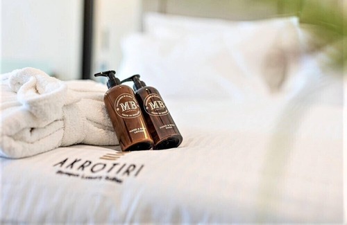Gritsa Hotel | Akrotiri Olympus Luxury Suites