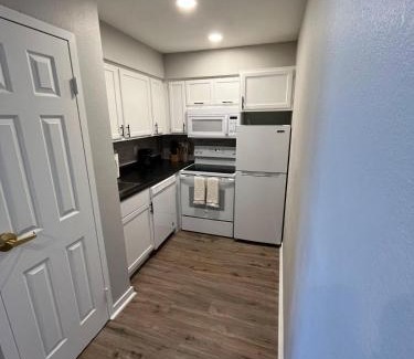 South Central Omaha Apartment | Aksarben 1 Bedroom-Close to I-80