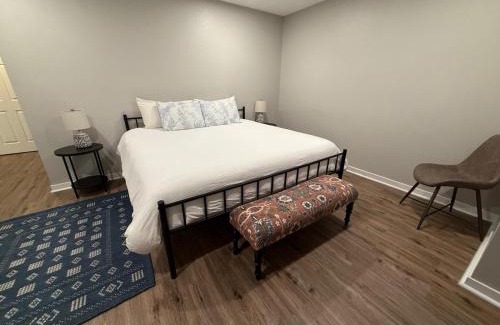 South Central Omaha Apartment | Aksarben 2 Bedroom-Close to I80