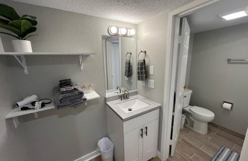 South Central Omaha Apartment | Aksarben Apt-Cozy One Bedroom