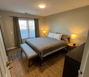 South Central Omaha Apartment | Aksarben Living-Cozy 1 BDRM 1 BA