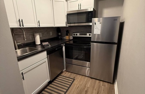 South Central Omaha Apartment | Aksarben View Gem-Near UNO