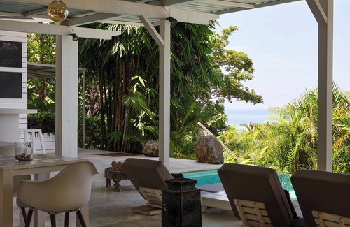 Carmen Apartment | Akwa Ocean View Room w/shared pool steps to beach