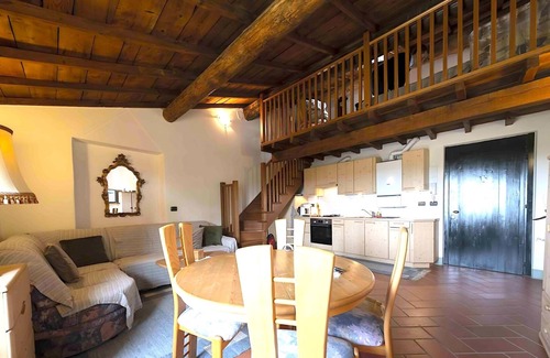 Cola Apartment | Al Castello - pool and lake view