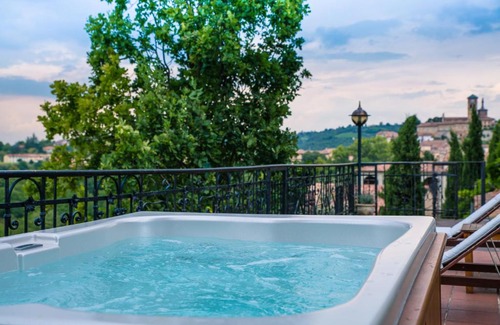 Grazzano Badoglio Apartment | Al Cedro Terrazza sul Monferrato con Idromassaggio
