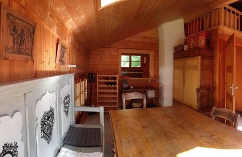 Champery Apartment | AL Champéry (Valais) conf apartment 4-6p, 2nd floor in wooden chalet, winter or summer.