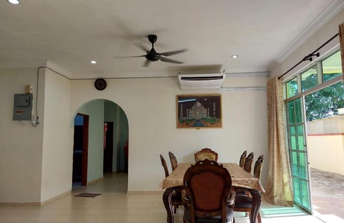 Larut House | AL' Indara Bunglow Homestay Taiping
