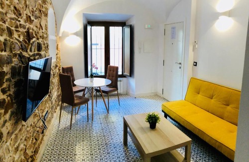 Margallo Apartment | Al-Qazeres Suites