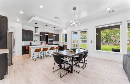 San Antonio House | Alamo ranch casita! Stylish family friendly home!