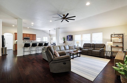 Timberwood Park House | Alamo Union - A Birdy Vacation Rental