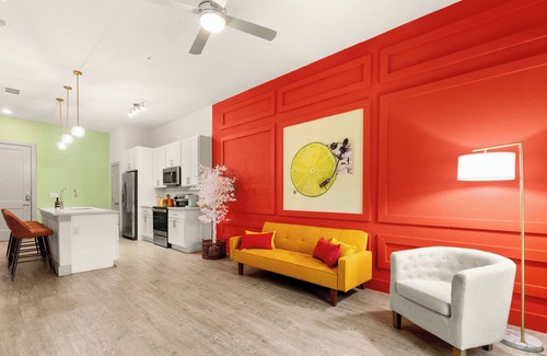 Downtown San Antonio Apartment | Alamodome, Riverwalk, Downtown San Antonio, Sea World, 10 mins from Airport
