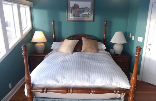 Mid-Hillside Bed & Breakfast | Alaska Sundance Retreat Bed & Breakfast
