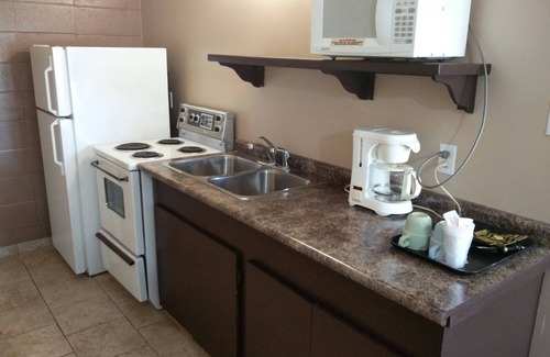 Fox Creek Hotel | Alaskan Motel