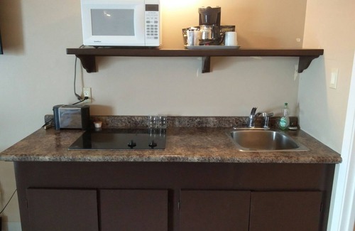 Fox Creek Hotel | Alaskan Motel