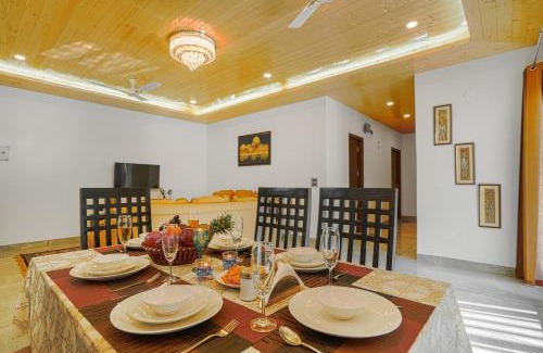 Shimla Apartment | Alaya Stays 3 BHK Apartment with Hill View - Cliff Trident