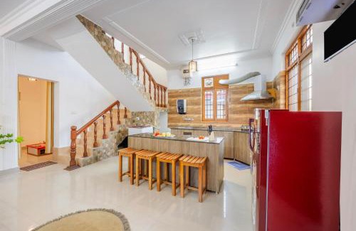Bhimtal Villa | Alaya Stays 3BHK Rose Haven near Kainchi Dham