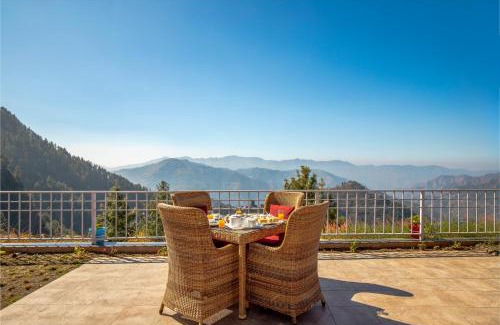 Theog House | Alaya Stays Lafu House Hearth Room with Cabana Hill views