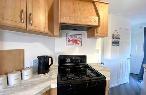 Knott End-on-Sea House | Albany Sleeps 4 Caravan Family Camping Lancashire