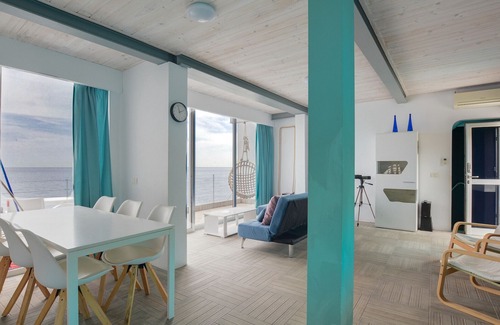 Guimar House | Albatros 3BR House Seafront Terrace - AirCon & BBQ
