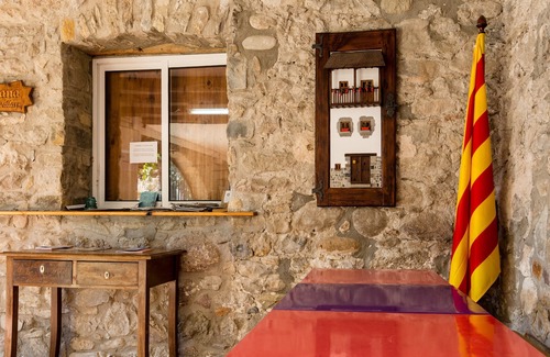 Salas de Pallars Apartment | Alberg La Solana - 13 - Double Room With Two Single Beds (2 Guests)