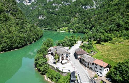 Canal San Bovo Hotel | ALBERGO AL LAGO