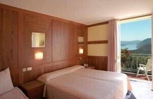 Bossico Hotel | Albergo Miralago