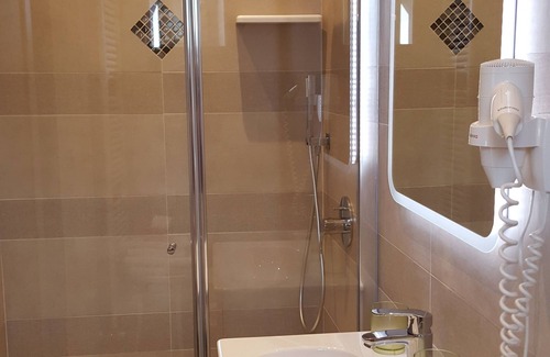 Brenzone sul Garda Hotel | Albergo Pace